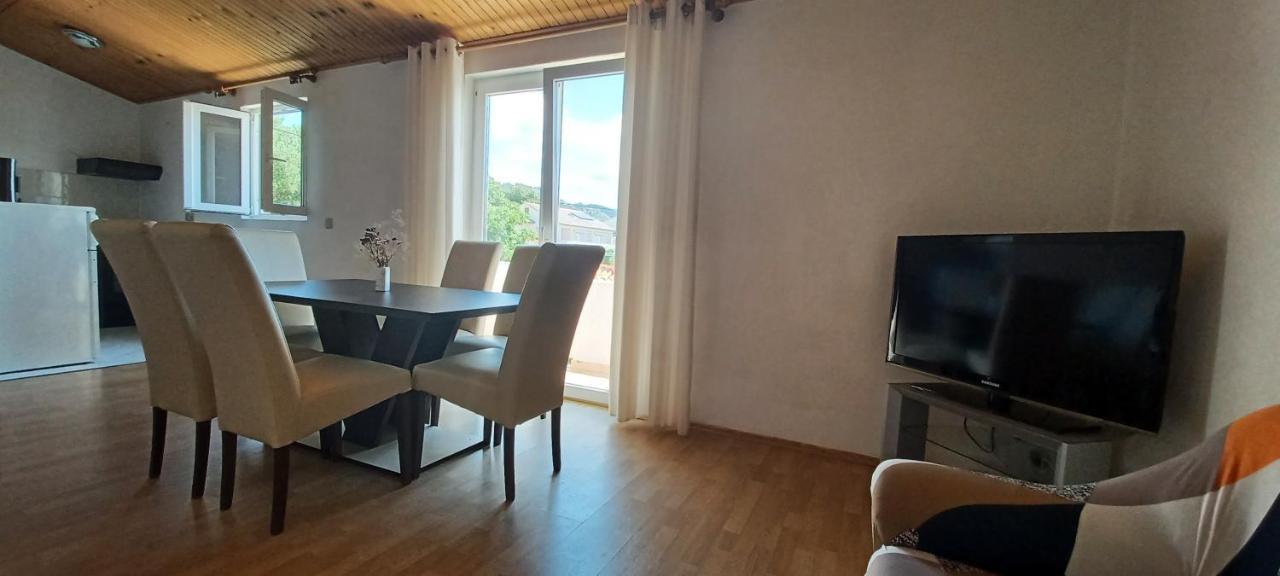 Apartments & Rooms Mila Banjol Exterior photo