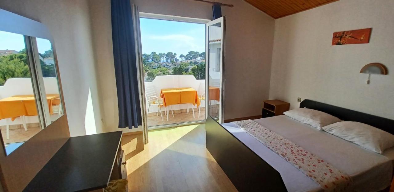 Apartments & Rooms Mila Banjol Exterior photo